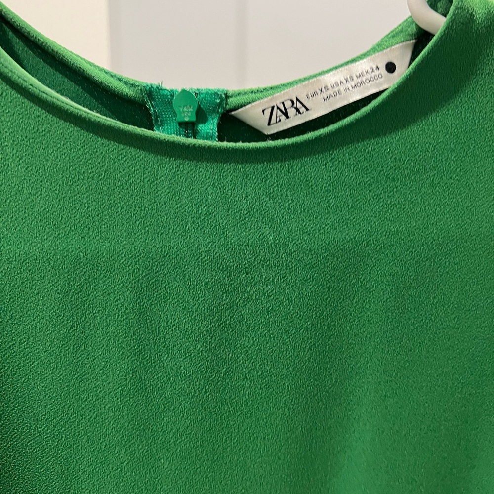 XS Zara dress. Wanted to rotate this for something new! Only worn a few times!